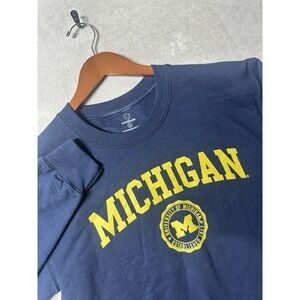 NWOT Michigan University Wolverines Spellout Sweatshirt Crewneck Size Small Blue